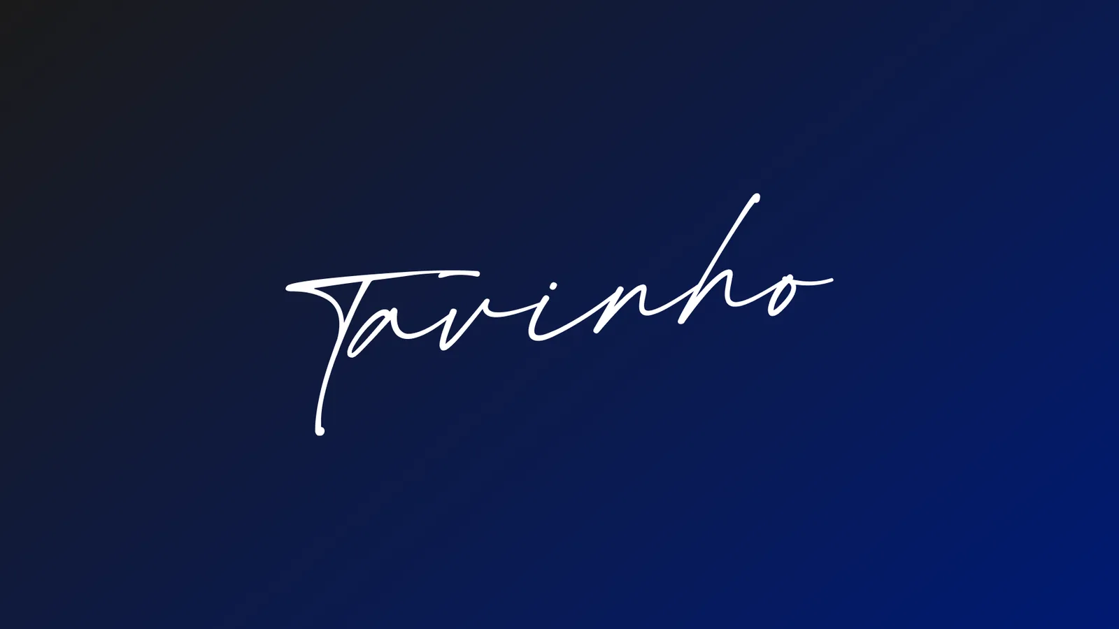 Assinatura Tavinho sobre degradê azul